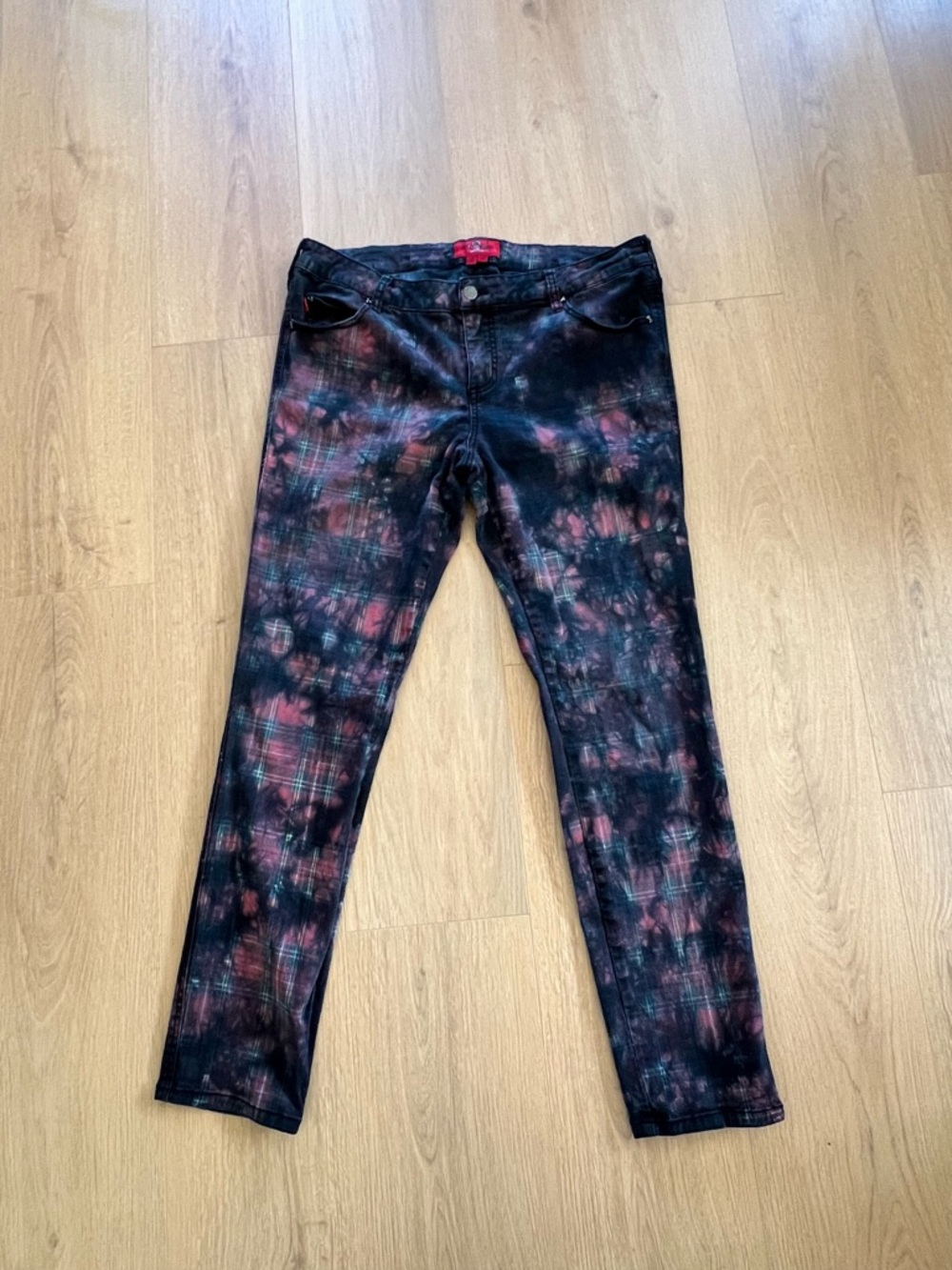 Royal Bones Black/Daang Goodman Plaid Acid Wash Jeans Red/Black Size 15